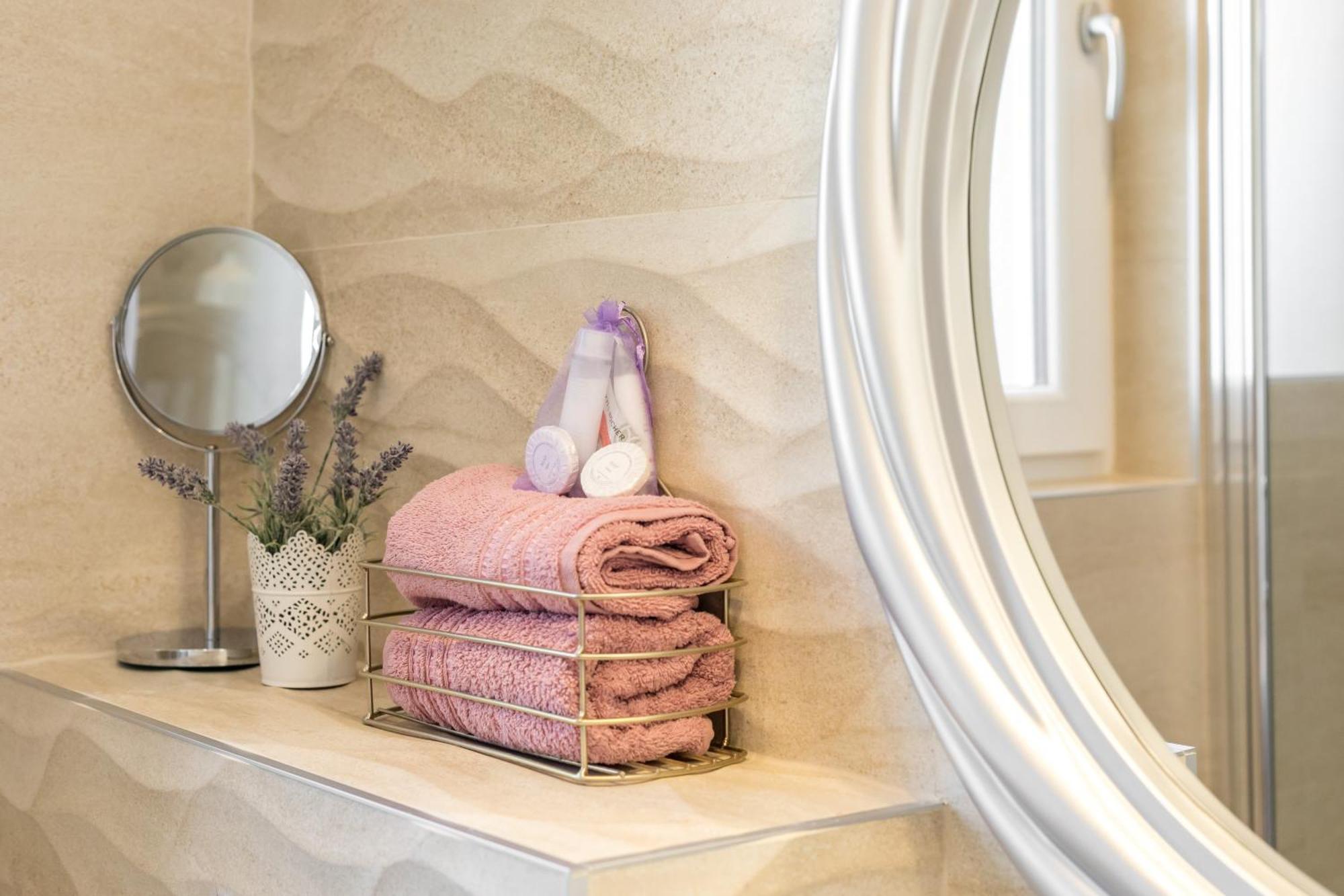 Romantic Apartment With Balcony Split Buitenkant foto